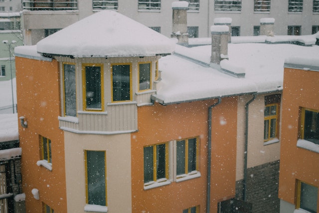 Snöskottning tak